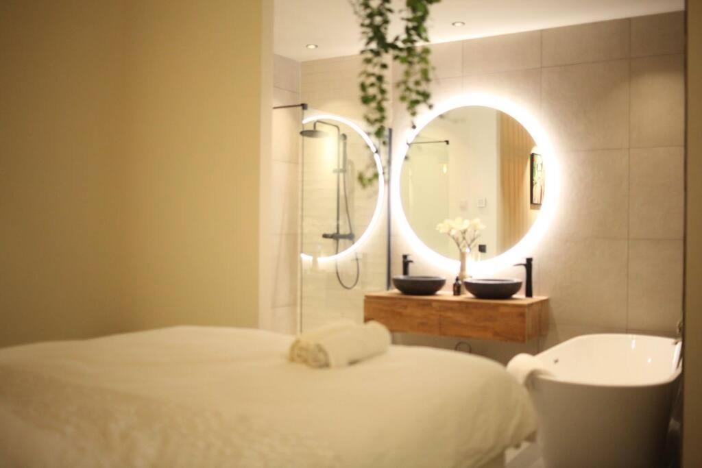 Luxury Harbour Suite With Private Parking Loosdrecht Exterior photo